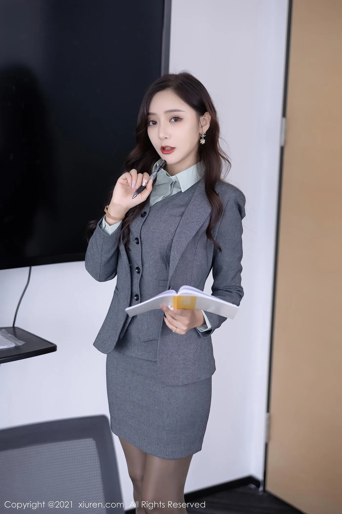 [XIUREN秀人网] 2021.11.22 NO.4251 王馨瑶yanni [81P]插图1